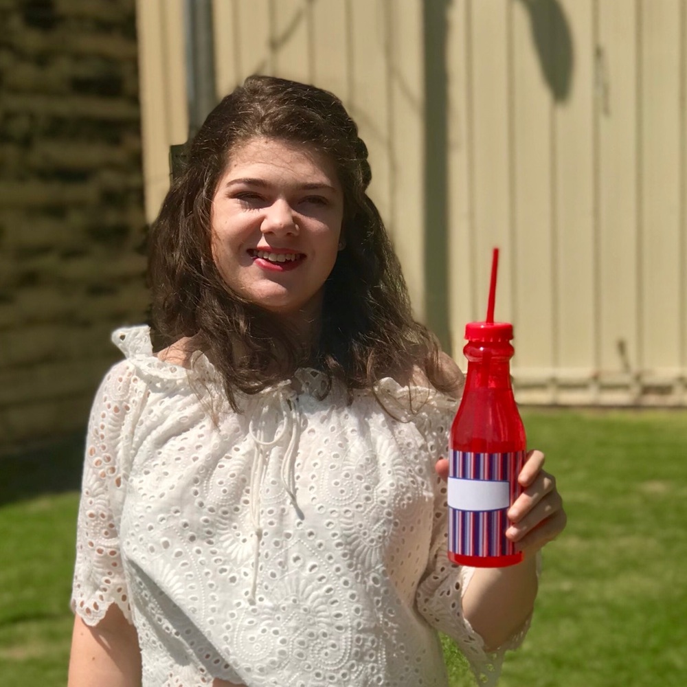Meet your Posher, Mia